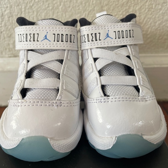 Jordan retro 11 - Picture 2 of 4